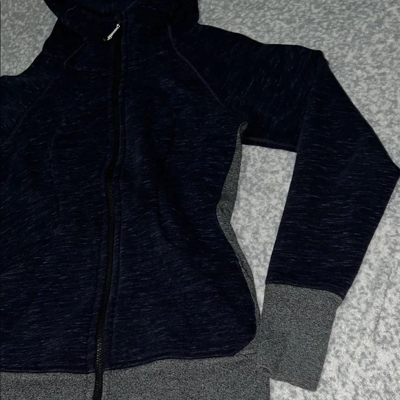 lululemon athletica Scuba Full-Zip Hoodie Black and Heathered Medium Grey Size 8 - Picture 4 of 12